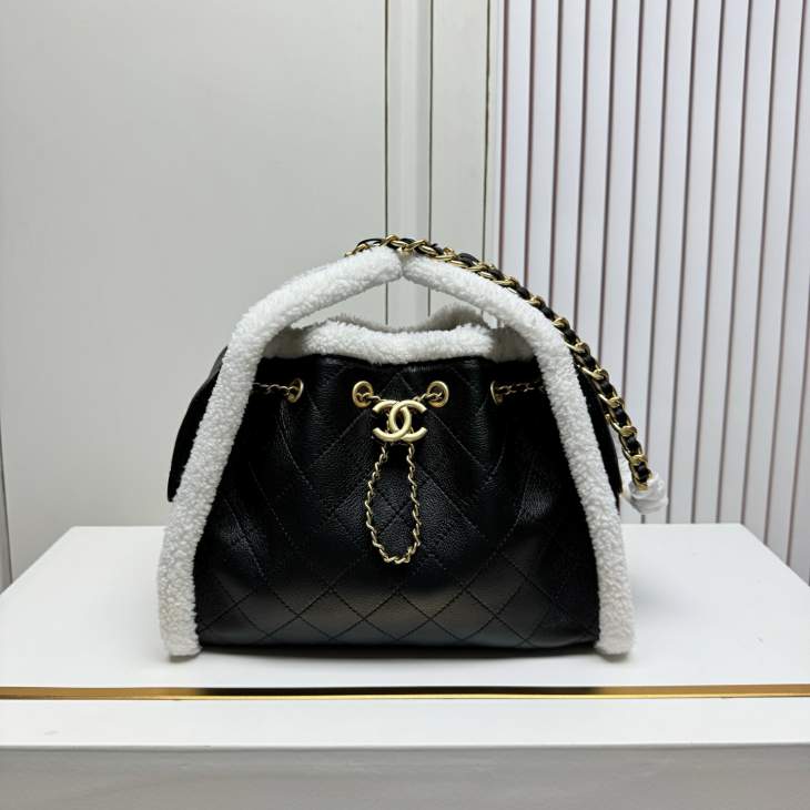 Picture of Chanel Handbags 2 _SKUfw239833167fw